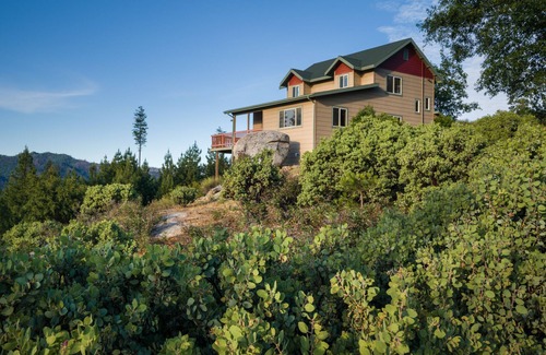 Foresta House | Premier Yosemite/Foresta home with views of Half Dome and El Cap from all rooms!