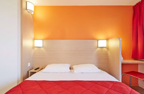 Montfavet Hotel | Premiere Classe Avignon Sud - Parc des Expositions