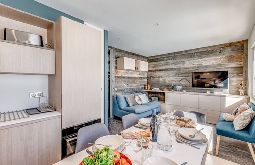 Tignes le Lac Apartment | Premium 1BR Apartment for 4 in Tignes with lake view, all amenities included