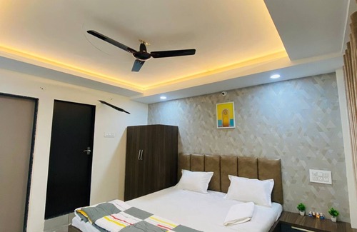 Maheshwar Bed & Breakfast | Premium accommodation close to the riverside and fort