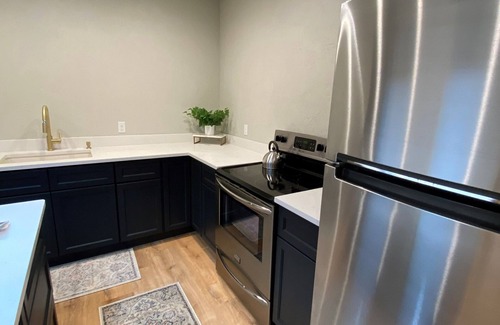 Greensburg Apartment | Premium Accommodations for up to 6 people in the heart of Downtown Greensburg