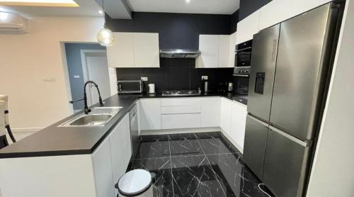 Yaounde Apartment | Premium apart with pool, billards and parking