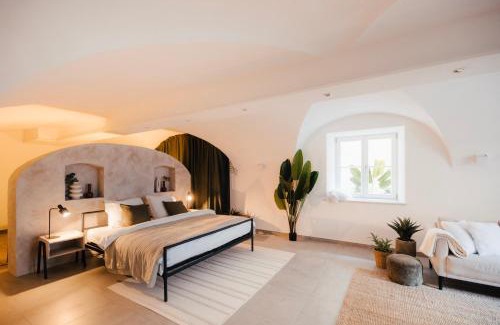 Landshut Apartment | Premium Apartment Landshut Altstadt 100" TV Gaming Tiefgarage