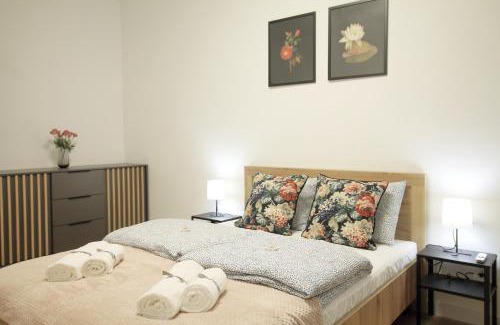 Rzeszow Apartment | Premium Apartment - Red Rose - SELF CHECK-IN