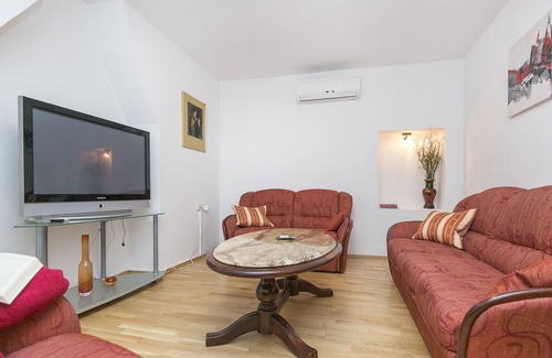 Plomin House | Premium house with roof terrace and unobstructed view of the sea