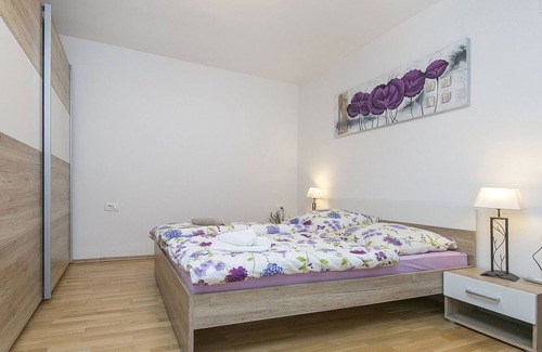 Plomin House | Premium house with roof terrace and unobstructed view of the sea