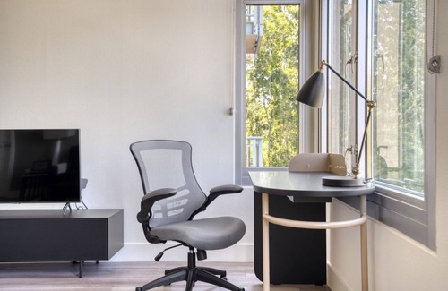 Mountain View Apartment | Premium Mountain View 2BR w/Gym & Lounge, nr Highways, by Blueground