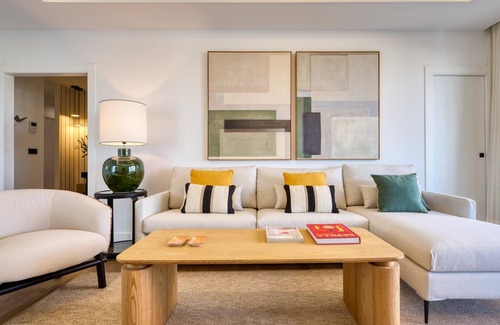La Buhaira Apartment | Premium Penthouse 3BR, 4BA, Terrace, Parking & Views