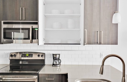 Cascade Apartment | Premium SLU 1BR w/Parking & Gym, views of Space Needle, by Blueground