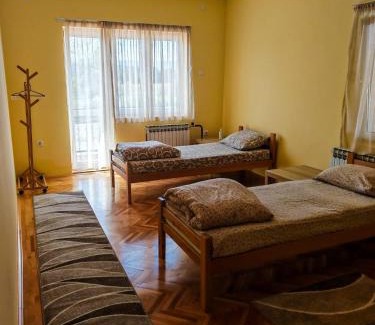 Central Serbia Hotel | Prenoćište Mali Raj