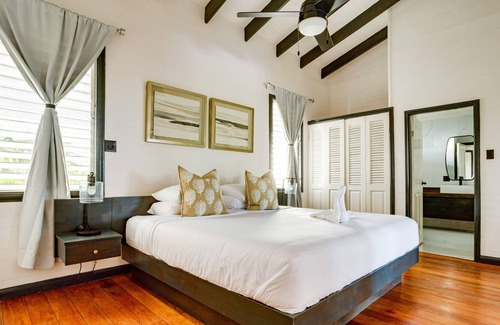 Little Frenchman Caye Villa | Presidential Private Island Villa - All-inclusive for 4 guests!