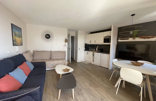 Giens Apartment | Presqu'ile de Giens - Apartment T2 - Terrace sea view - Waterfront