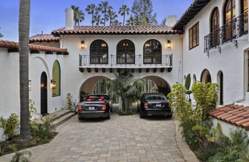 The Flats House | Prestigious BH Spanish Villa w/Pool, Jacuzzi, BBQ