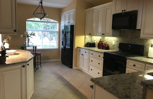 Braden River Villa | Prestigious Heritage Harbour With Large 32' X 16' Pool And Spa Overlooking Lake