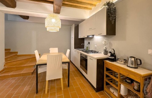 Volterra House | Prestigious Home: Pool, Gazebo, and Stellar Views