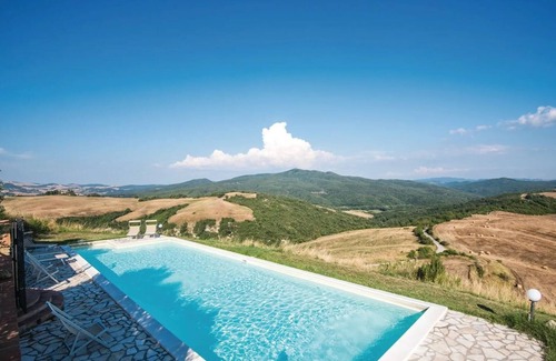 Volterra House | Prestigious Home: Pool, Gazebo, and Stellar Views