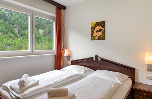 Zwieselstein Apartment | Pretty Apartment in Zwieselstein with Balcony