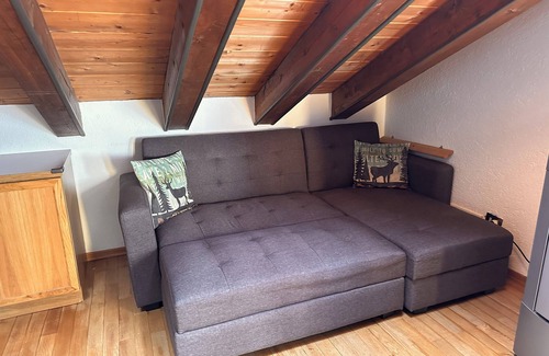 Pre-Saint-Didier Cottage | Pretty attic with awakening view of Mont Blanc