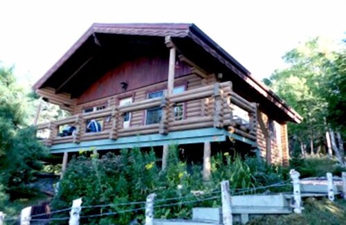 West Bay House | Pretty block house, with Panoramic view