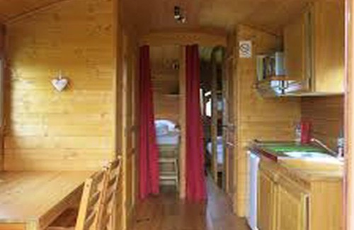 Bompas House | Pretty caravan in the peace of a private wooded park with swimming pool near the beaches