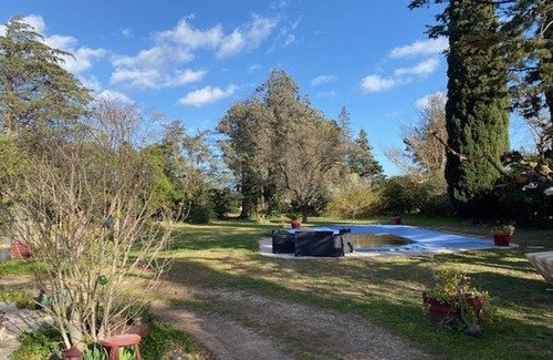 Bompas House | Pretty caravan in the peace of a private wooded park with swimming pool near the beaches