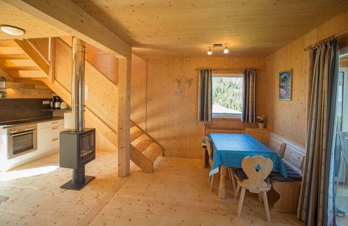 Untergreutschach Villa | Pretty Chalet in Bad St Leonhard near Klippitztörl Ski Area