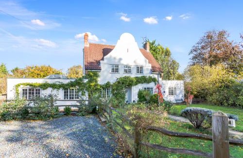 Henfield House | Pretty Country Home Dog Friendly On Request