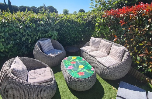 Mudaison House | Pretty detached house close to the sea, with above-ground pool