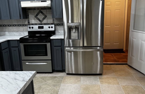Warner Robins House | Pretty in Blue (3 day min stay)