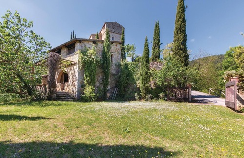 Stigliano House | Pretty independent stone house in the small old village of Stigliano, just 20 km from Siena.