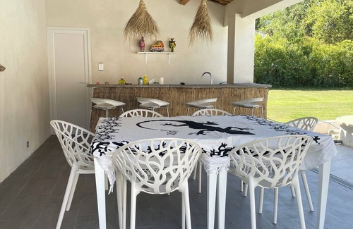 La Calmette House | Pretty little independent house