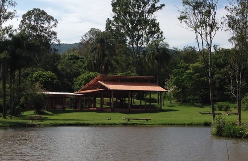 Jardim Shangri-La House | PRETTY! Pool, BBQ, Private Lake with Kayak