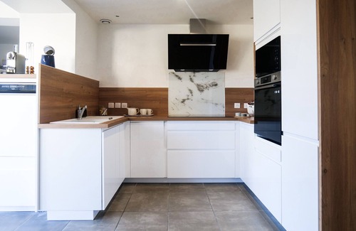 Les Sables d'Olonne Ski Chalet | Pretty renovated house close to amenities Les Sables sleeps 9