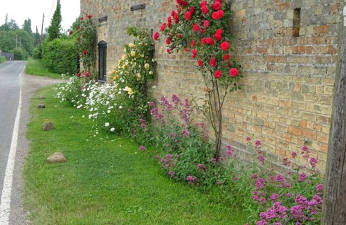 Cambridge Cottage | Pretty, Rural Cottage in charming peaceful village