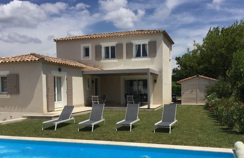 Mouries Villa | Pretty vacation rental with pool in Mouriès. Sleeps 8.