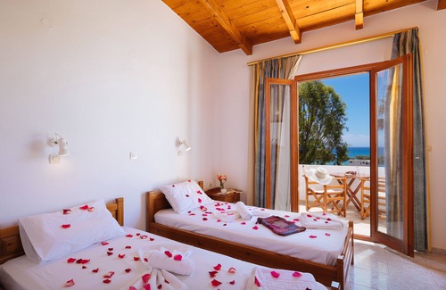 Agios Vasileios Hotel | PREVELI DIONYSSOS ROOMS