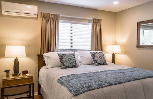 Uptown Sedona Hotel | Prickly Pear Junior Suite #104 @ Sedona Uptown Suites