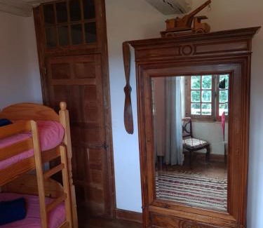 Vains Villa | Prieuré saint Léonard, XIème siècle, Baie du mont saint Michel