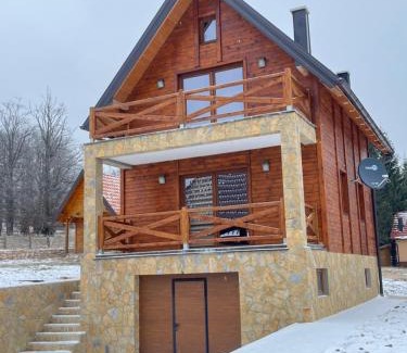 Konjska Reka House | Prika Žika