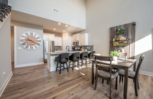 Smithville House | Primary bedroom, living room, and kitchen on main floor - no steps!