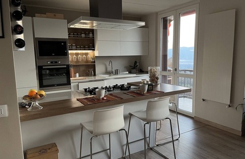 Vignone Apartment | Primavera apartment with lake view in residence