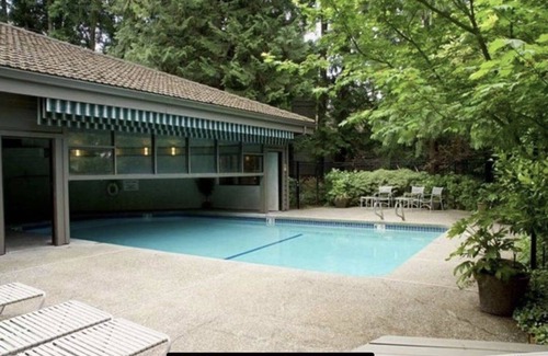 Northwest Bellevue Condo | Prime 2BR Condo in Downtown Bellevue