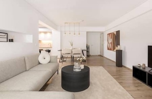 Ampelokipoi Apartment | Prime 3BR Apartment in Ampelokipoi