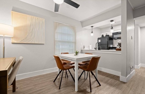 Wooten Apartment | Prime Crestview Suite! Great for ACl, F1, + More!