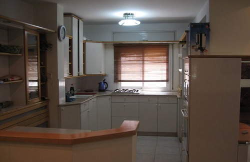 Katamon Apartment | Prime Location And Kosher In Old Katamon