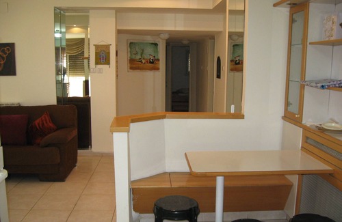 Katamon Apartment | Prime Location And Kosher In Old Katamon