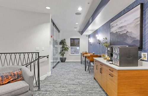 Lone Tree Apartment | Prime Location: Close to Sky Ridge Medical Center!