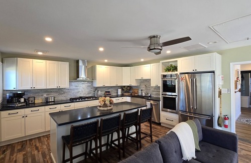 Gulph Mills House | Prime Location/Easy Parking/Kayaks/River