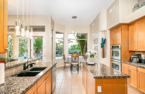 Mountaingate North House | Prime Location, Heated Pool with Baja, Fun Game Room, Fire Pit, BBQ, VR Tour