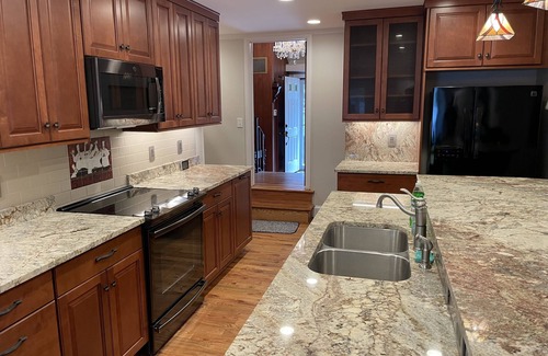 Madison Park House | Prime Location in Charlotte! 5br/4ba- Sleeps 16
